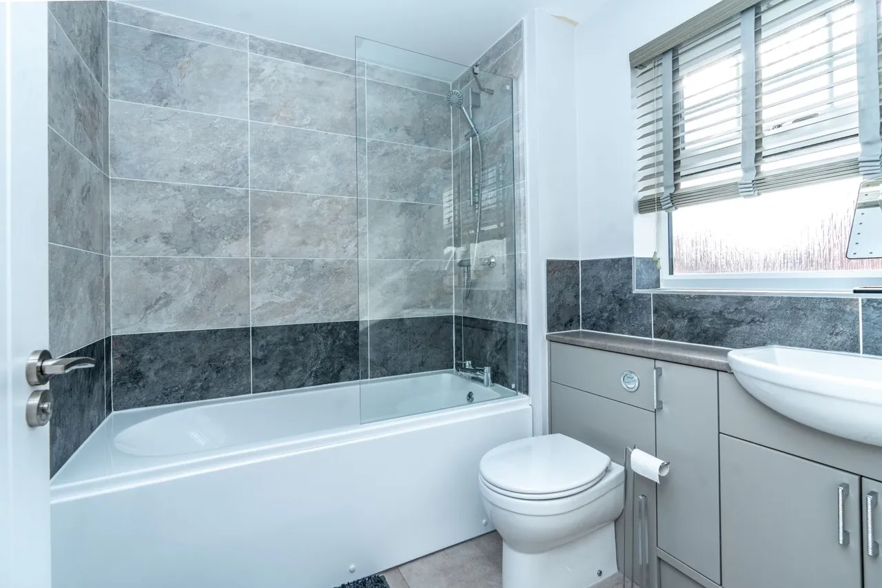 Field Drive, Wyberton, PE21, photo 15