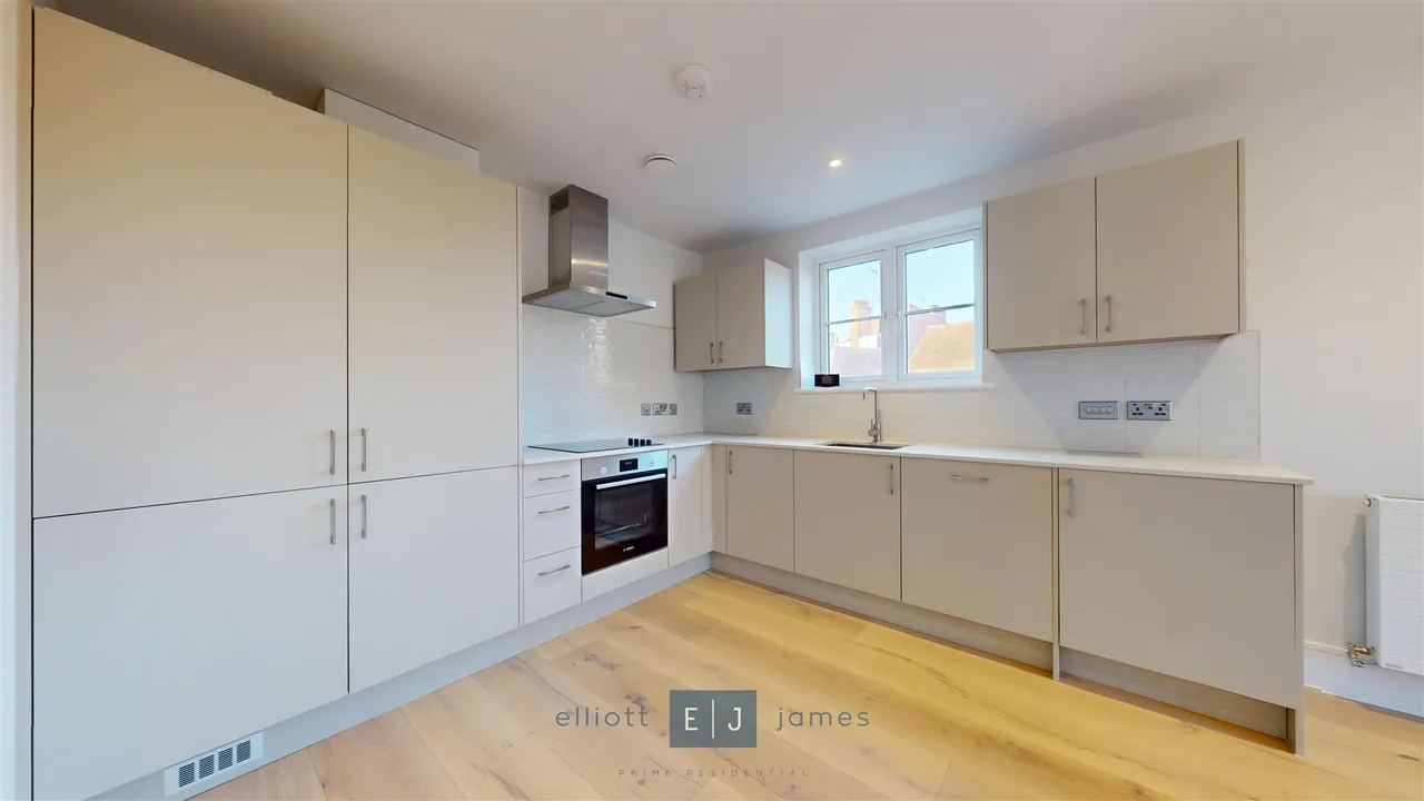 Freya Lodge, Loughton, photo 3