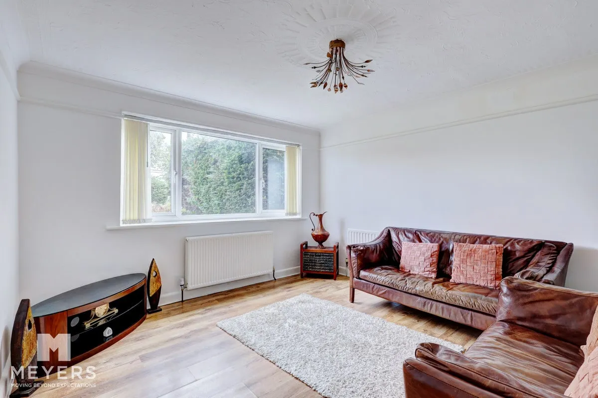 Castle Lane East, Bournemouth, BH7, photo 2