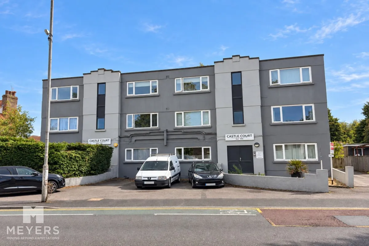 2 bed flat for sale, Castle Lane East, Bournemouth, BH7
