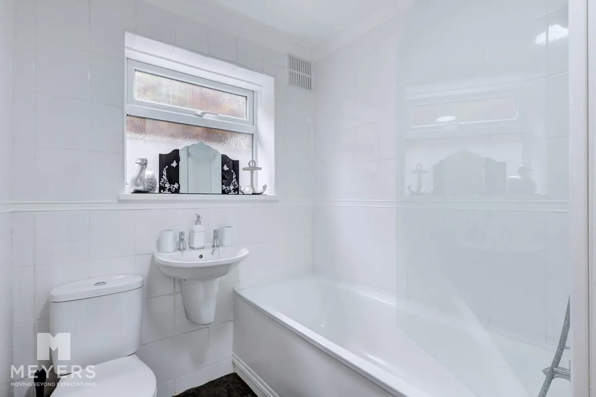 Castle Lane East, Bournemouth, BH7, photo 5