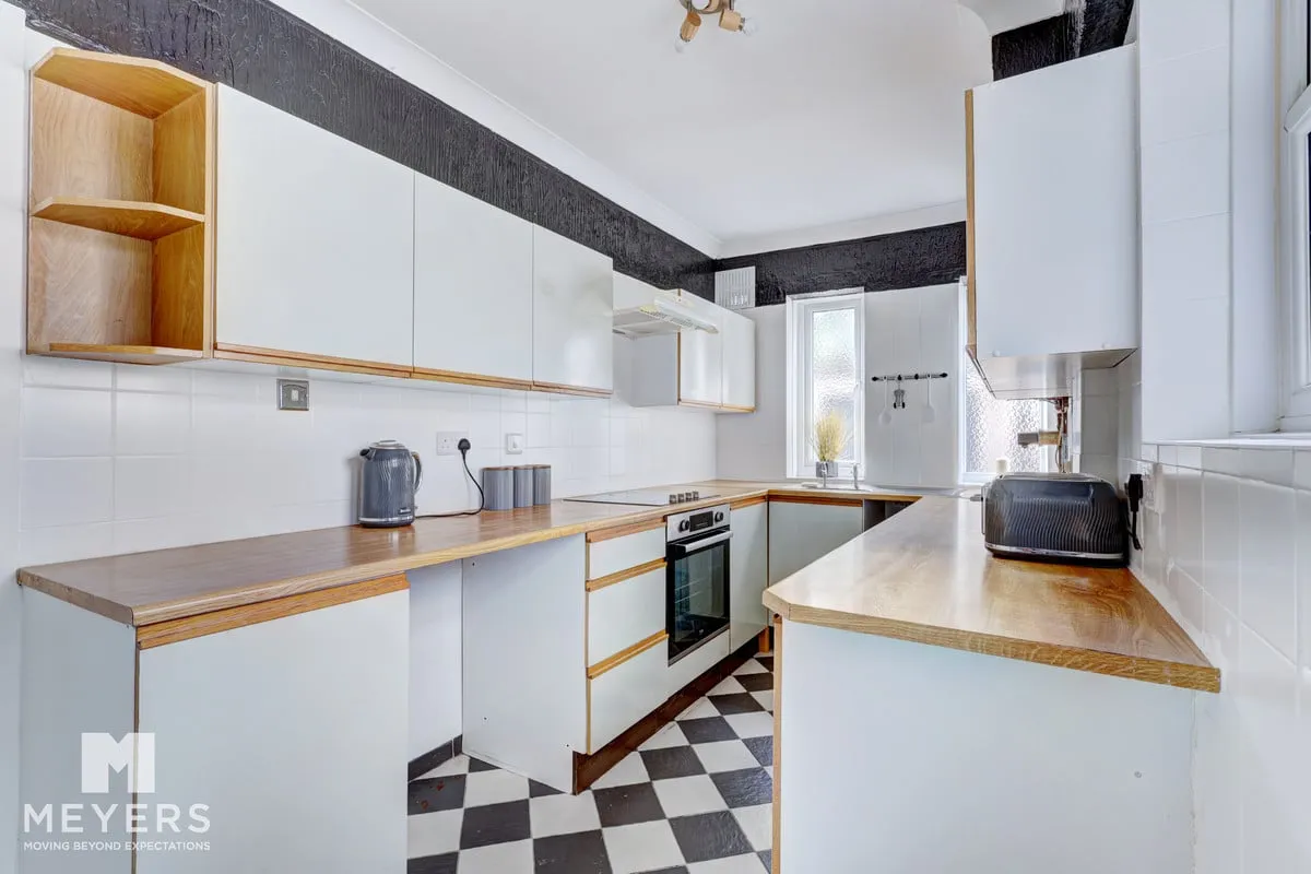 Castle Lane East, Bournemouth, BH7, photo 6