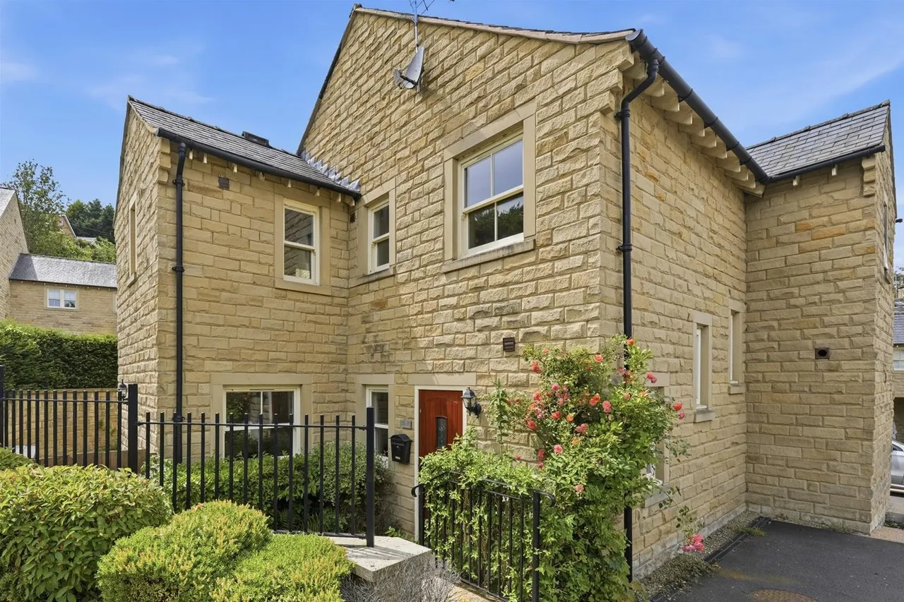 Dean Way, Bollington, photo 21