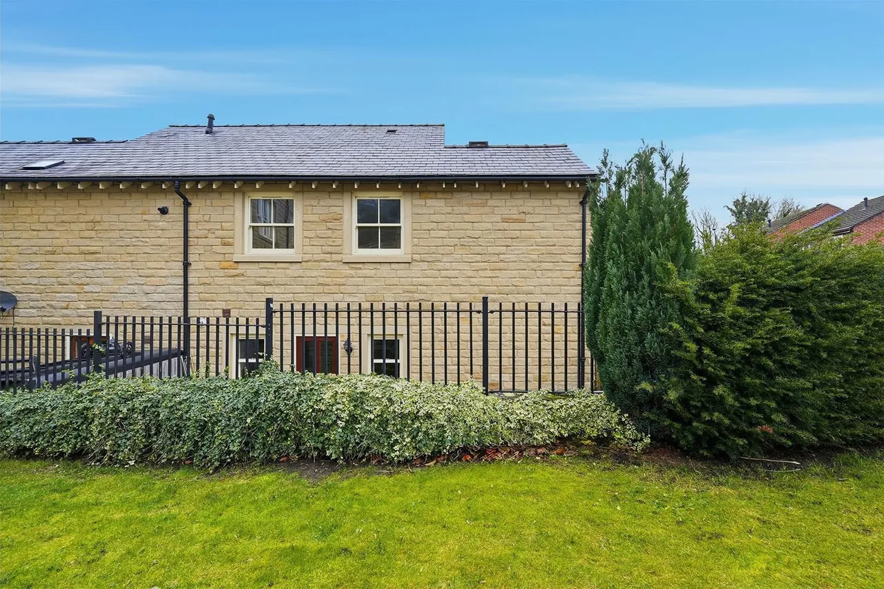 Dean Way, Bollington, photo 5