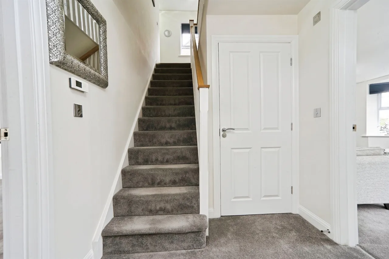Hewenden Drive, Cullingworth, Bradford, photo 2