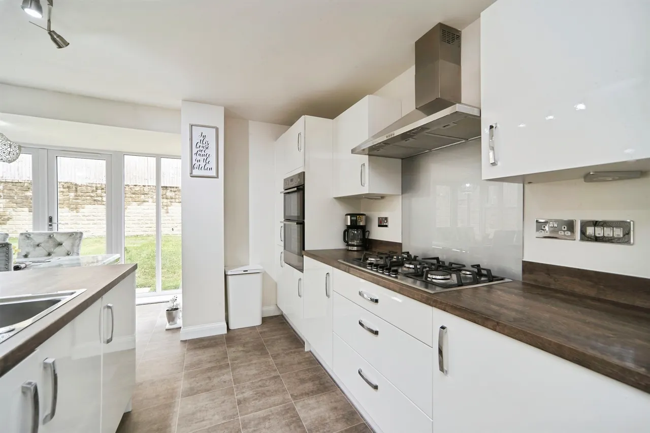 Hewenden Drive, Cullingworth, Bradford, photo 6