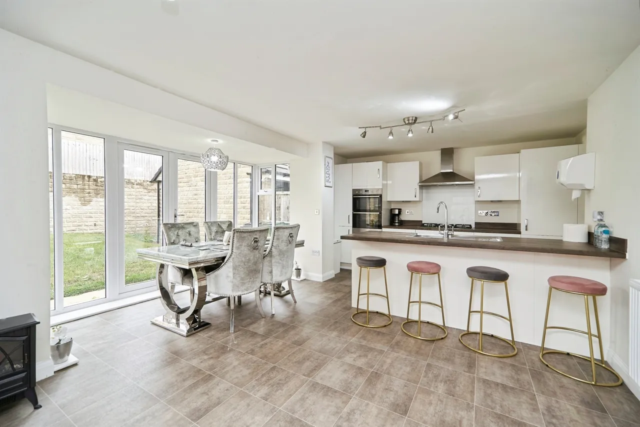 Hewenden Drive, Cullingworth, Bradford, photo 4
