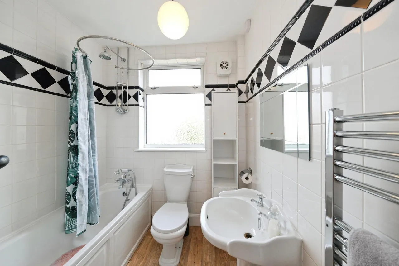 Nottingham Road, Nottingham, NG11, photo 17