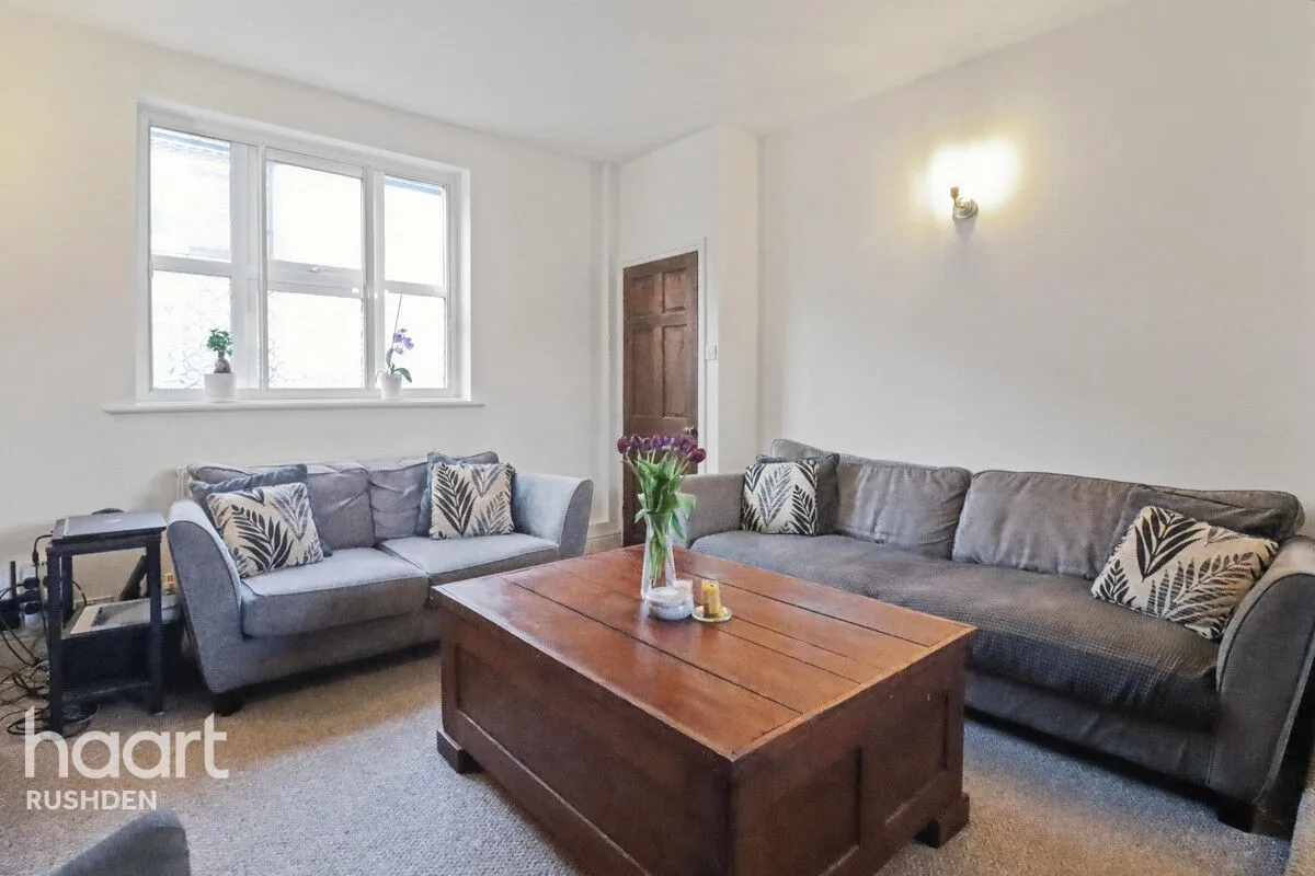 High Street, Higham Ferrers, NN10, photo 5