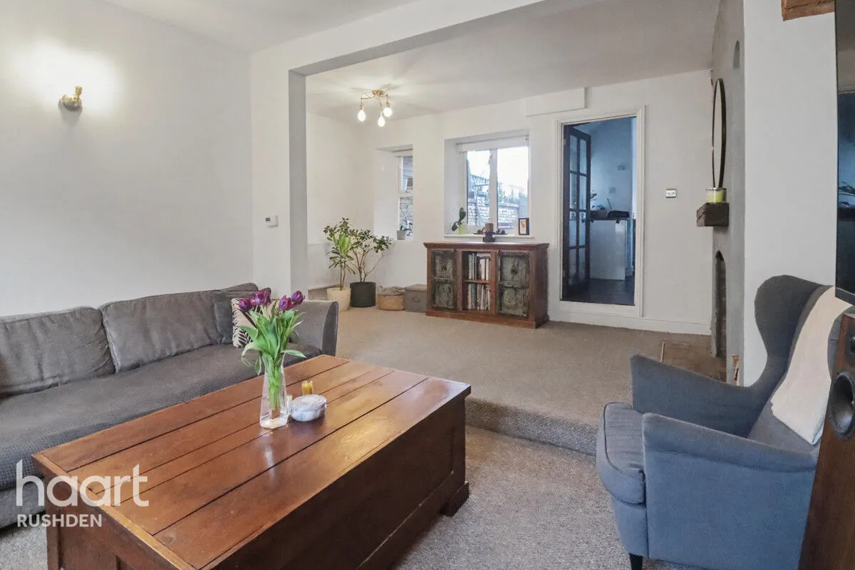 High Street, Higham Ferrers, NN10, photo 6