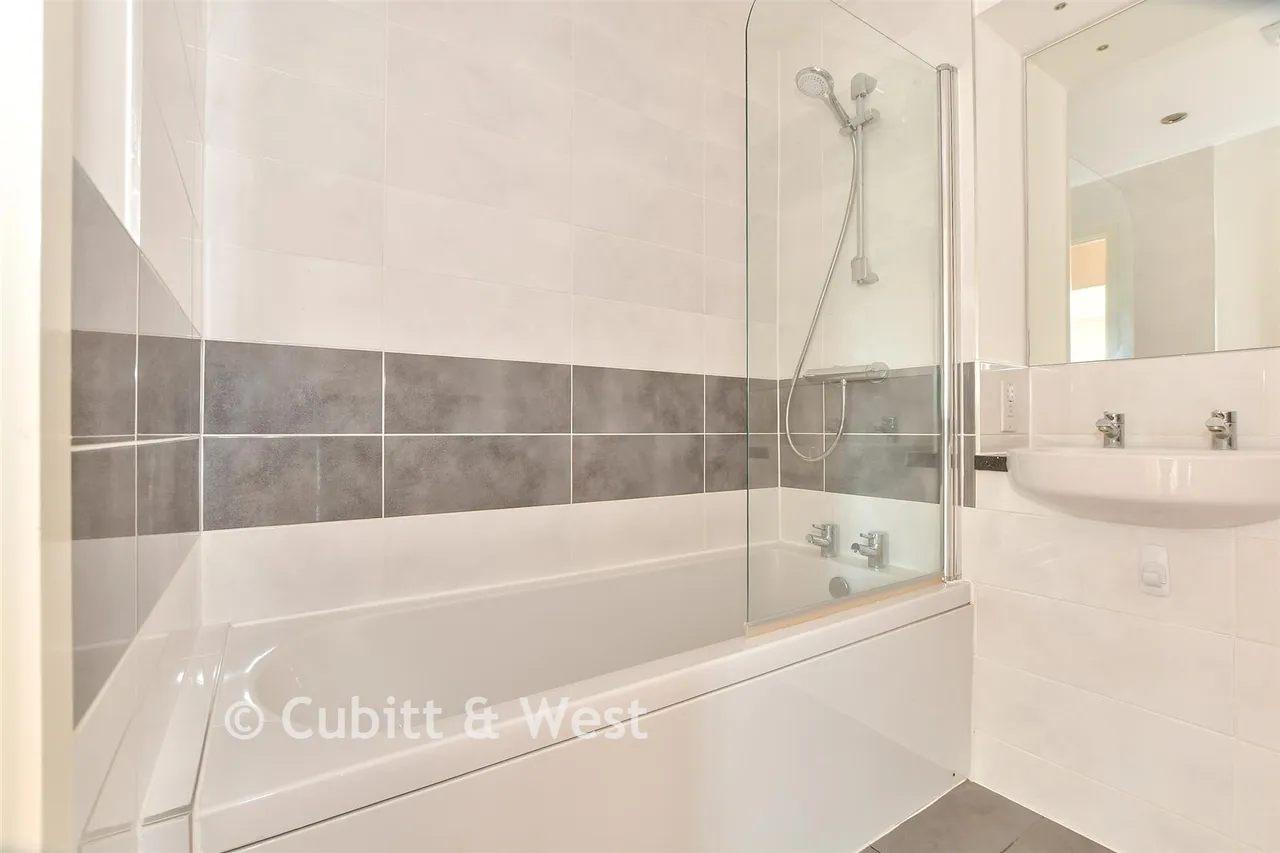 Denne Parade, Horsham, RH12, photo 11