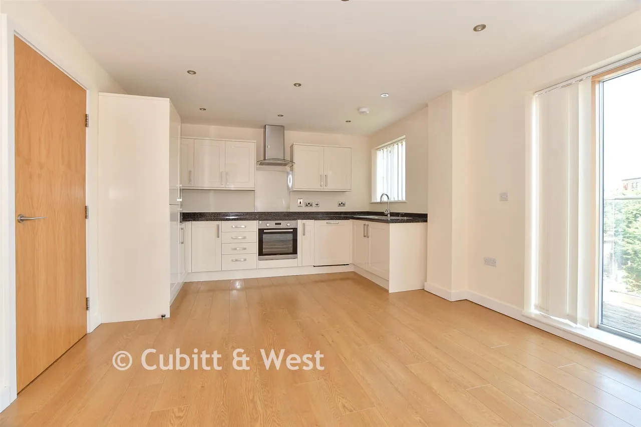 Denne Parade, Horsham, RH12, photo 7