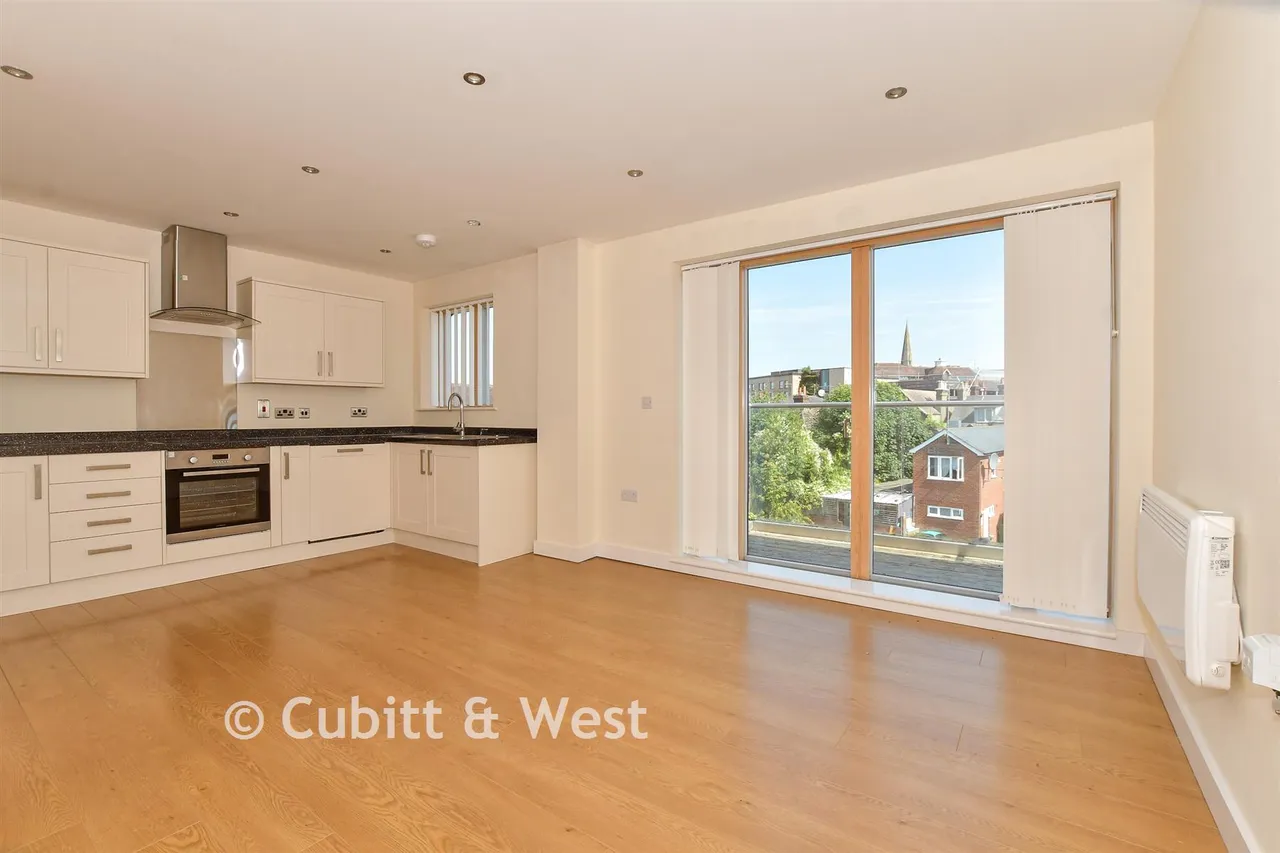 Denne Parade, Horsham, RH12, photo 6