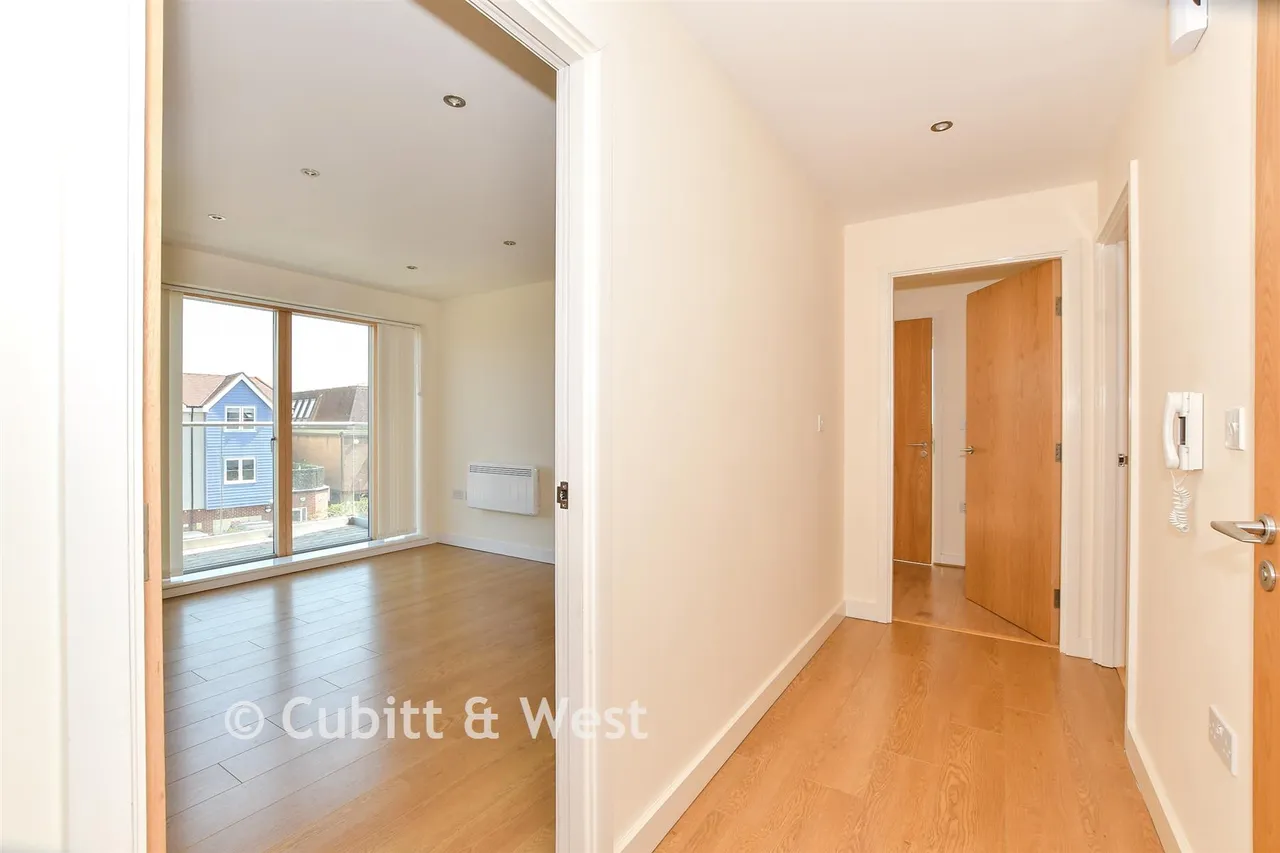 Denne Parade, Horsham, RH12, photo 10