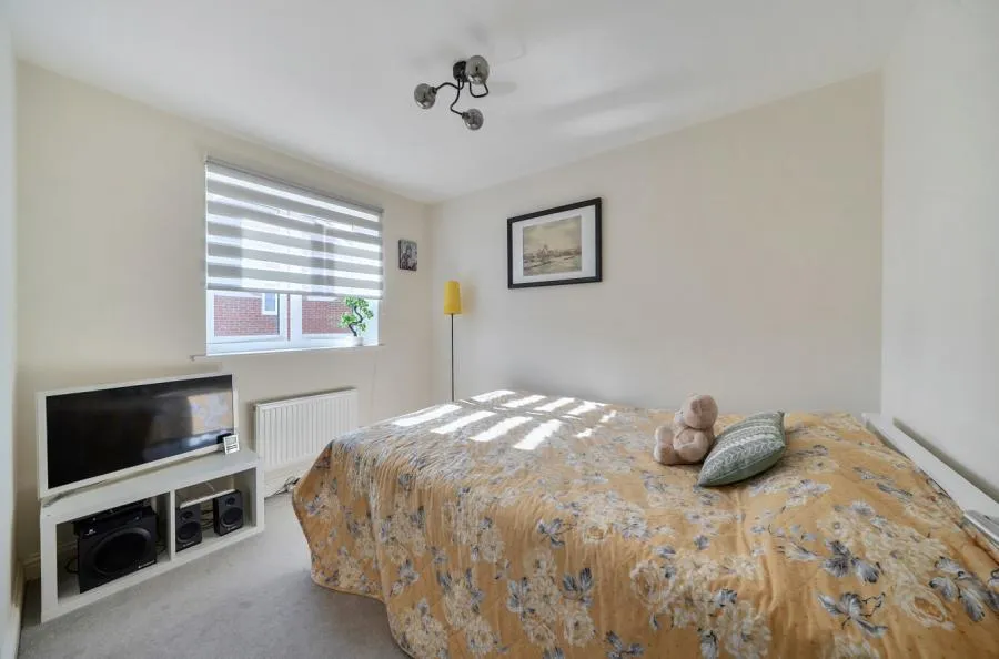 London Road, Dunstable, LU6, photo 13