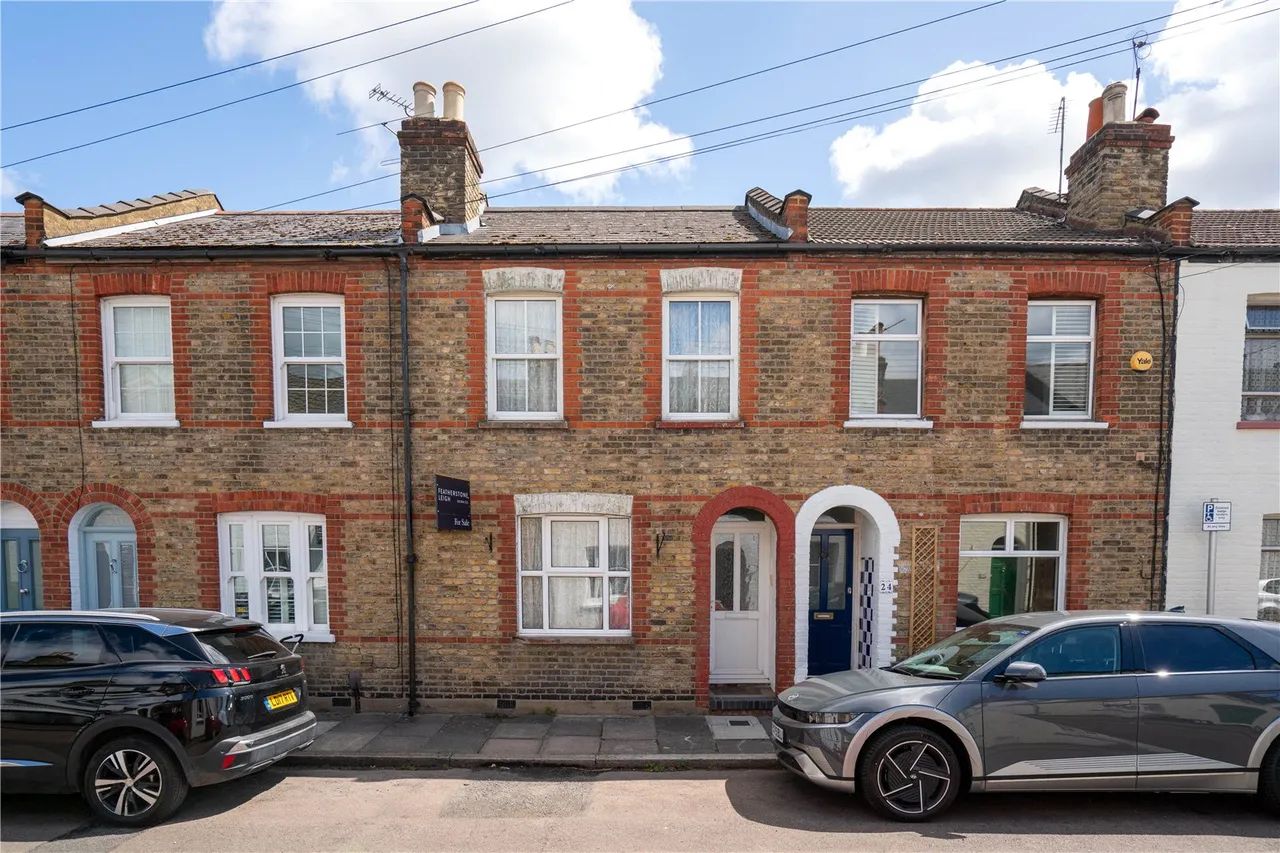 2 bed house for sale — Warwick Road, Twickenham, TW2