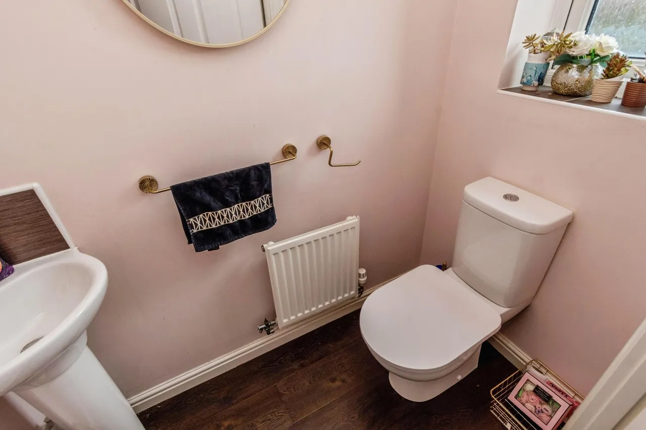 Detling Drive, Ettinghall, WV2, photo 7
