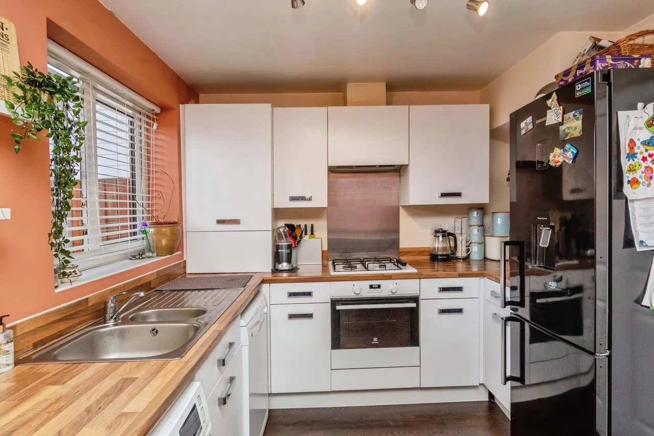 Detling Drive, Ettinghall, WV2, photo 2
