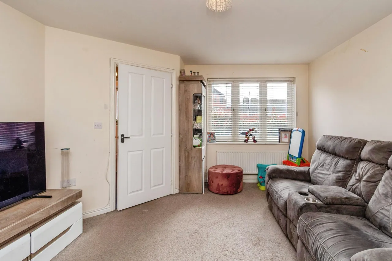 Detling Drive, Ettinghall, WV2, photo 8