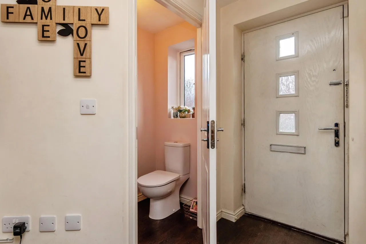 Detling Drive, Ettinghall, WV2, photo 6