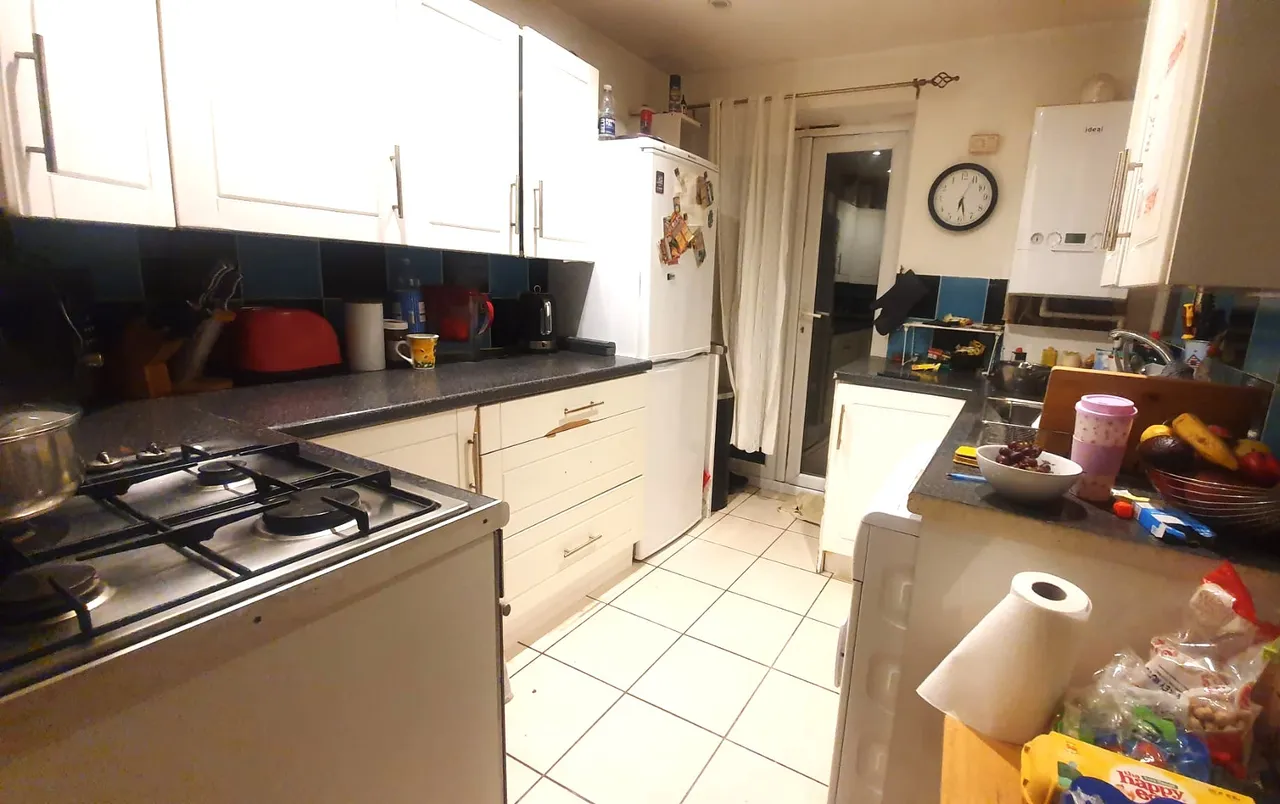 Manor Park Road, London, NW10, photo 3