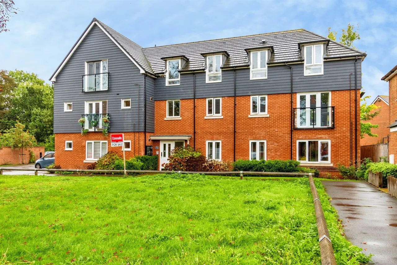 2 bed flat for sale, Davidson Drive, Fair Oak, SO50