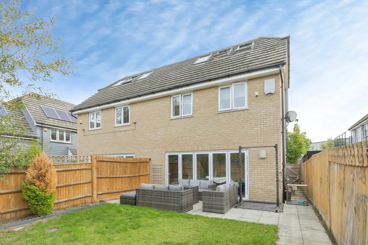 Laurie Close, Sevenoaks, TN14, photo 13