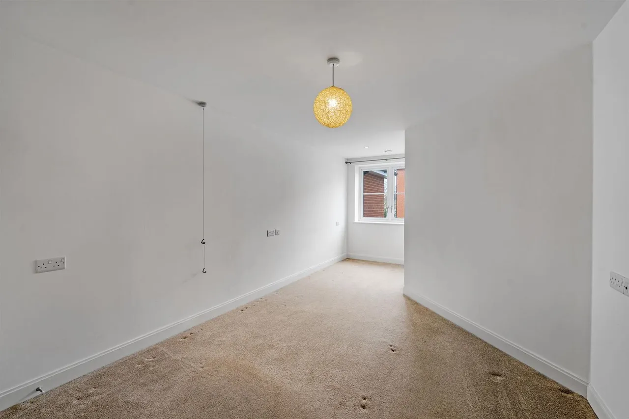 Churchfield Road, Walton-On-Thames, KT12, photo 3