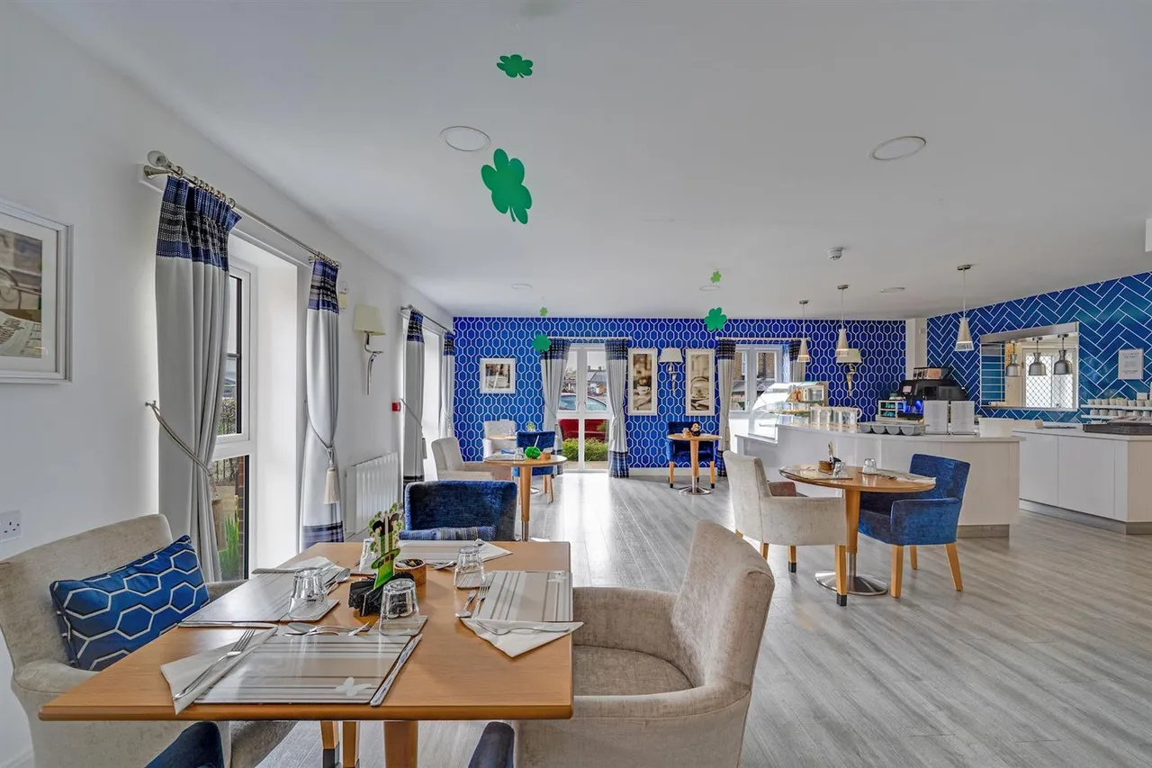 Churchfield Road, Walton-On-Thames, KT12, photo 4