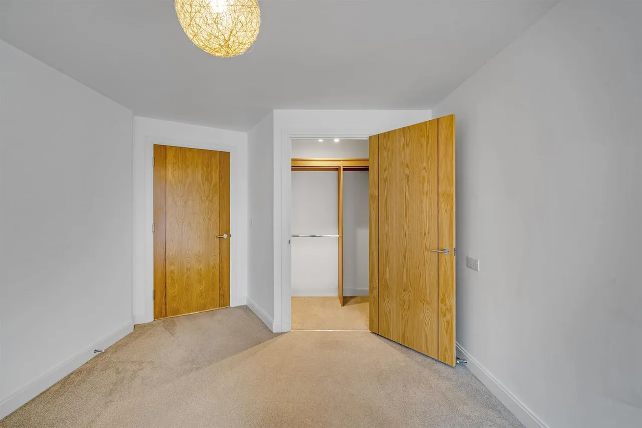 Churchfield Road, Walton-On-Thames, KT12, photo 9