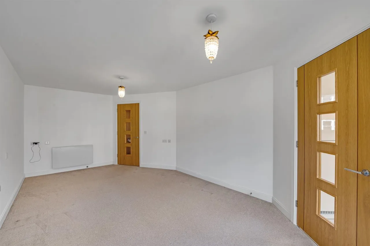 Churchfield Road, Walton-On-Thames, KT12, photo 12