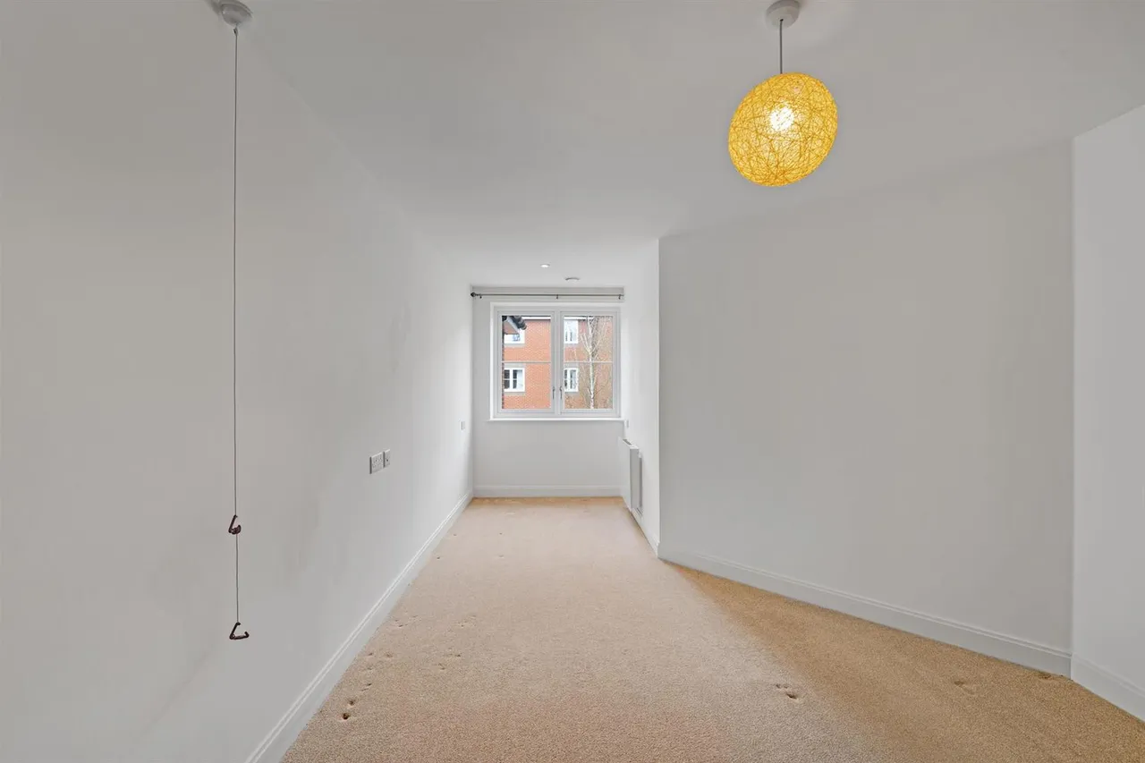 Churchfield Road, Walton-On-Thames, KT12, photo 7