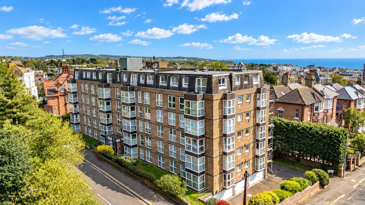 2 bed flat for sale, Cumberland Gardens, St. Leonards-On-Sea