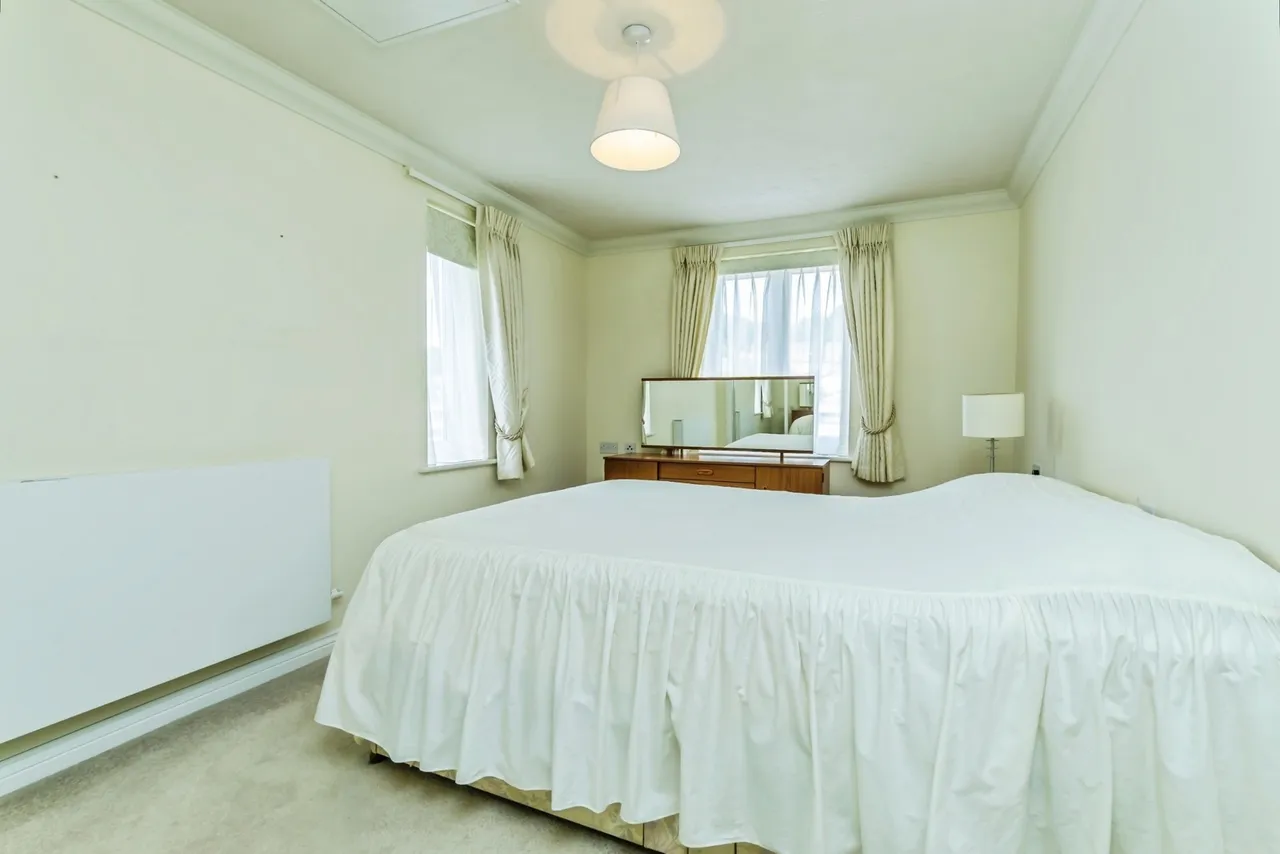 Caterham Lodge, 2 Stafford Road, Caterham, Surrey, CR3, photo 7