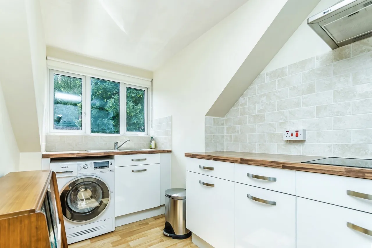 Caterham Lodge, 2 Stafford Road, Caterham, Surrey, CR3, photo 5