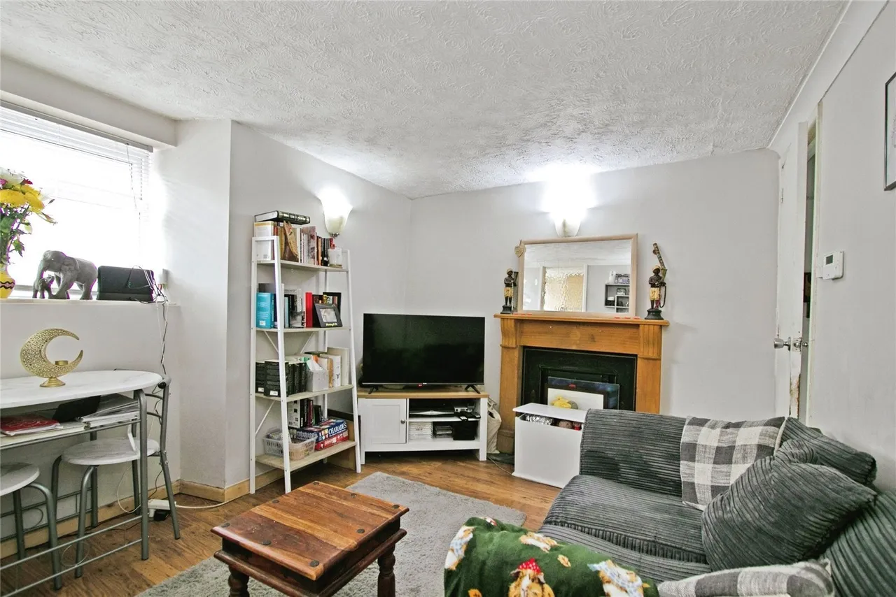 Lemon Place, East End, TR15, photo 2