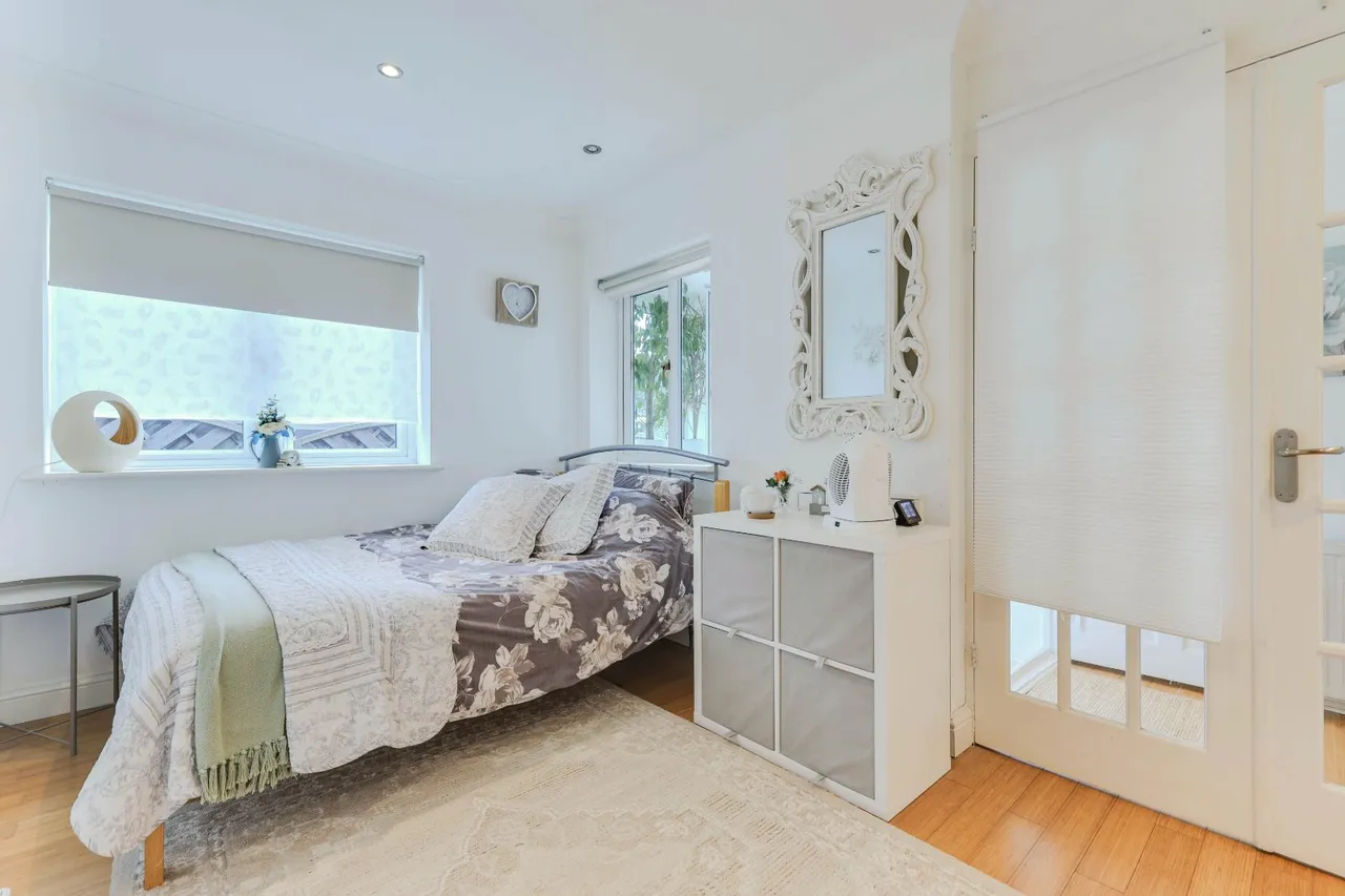 Green Lane, Cookridge, LS16, photo 13