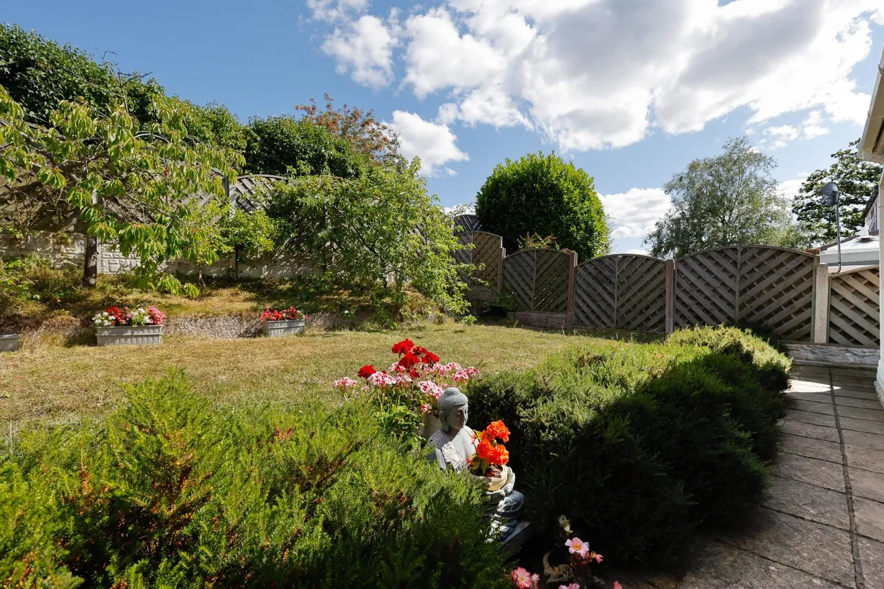 Green Lane, Cookridge, LS16, photo 18