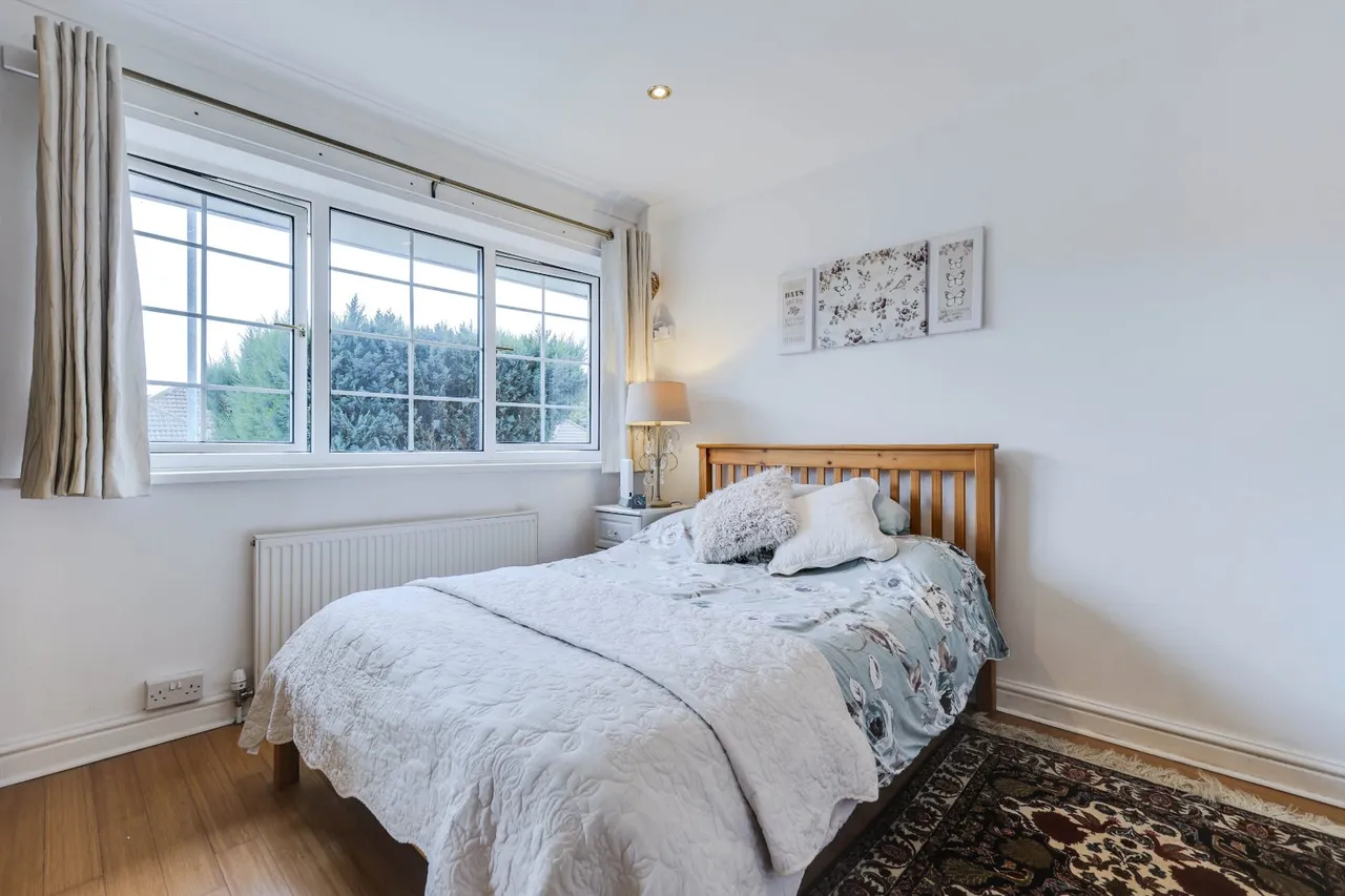 Green Lane, Cookridge, LS16, photo 11