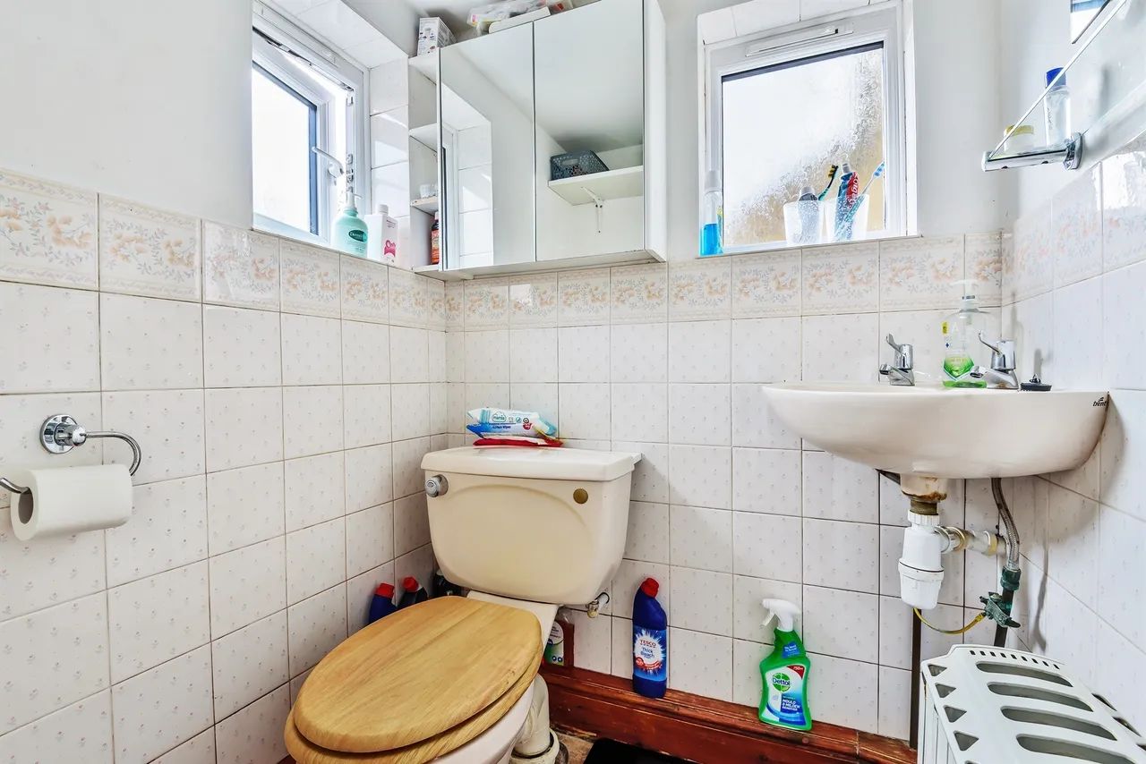 Theobalds Avenue, London, N12, photo 13
