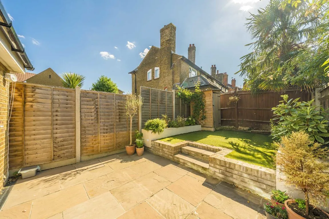 Blakenham Road, SW17, photo 9