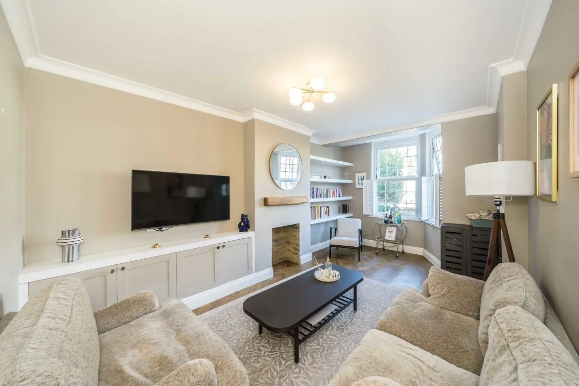 Blakenham Road, SW17, photo 2