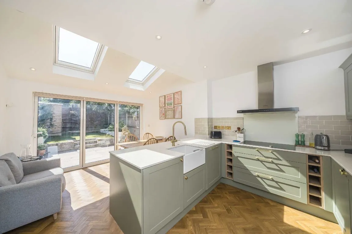 Blakenham Road, SW17, photo 3