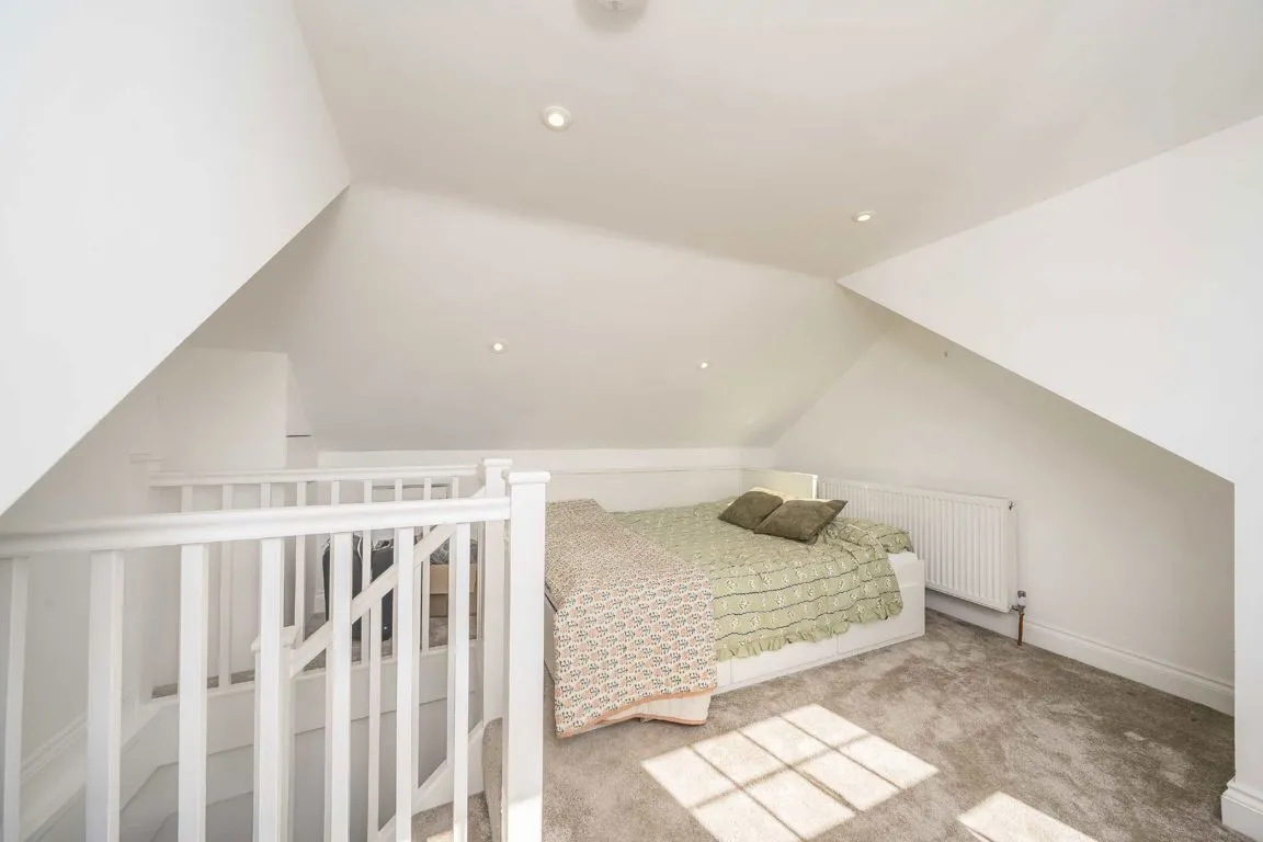 Blakenham Road, SW17, photo 8