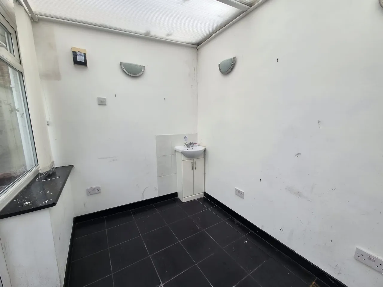 Dalton Bank, Warrington, WA1, photo 9