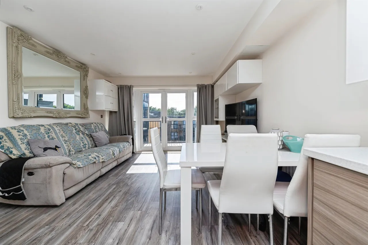 Giles Crescent, STEVENAGE, photo 8