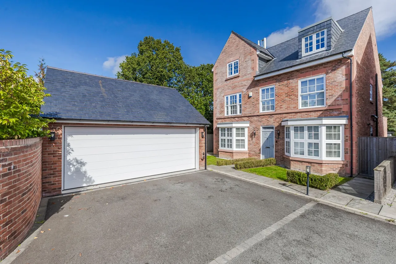 6 bed house for sale, Green Ridge Court, Northwich