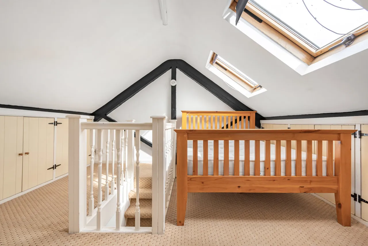 St. Judes Road, Englefield Green, TW20, photo 11
