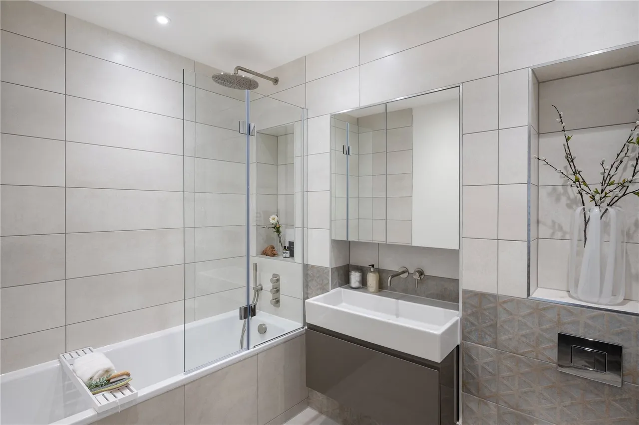 Shepherds Bush Road, W6, photo 8