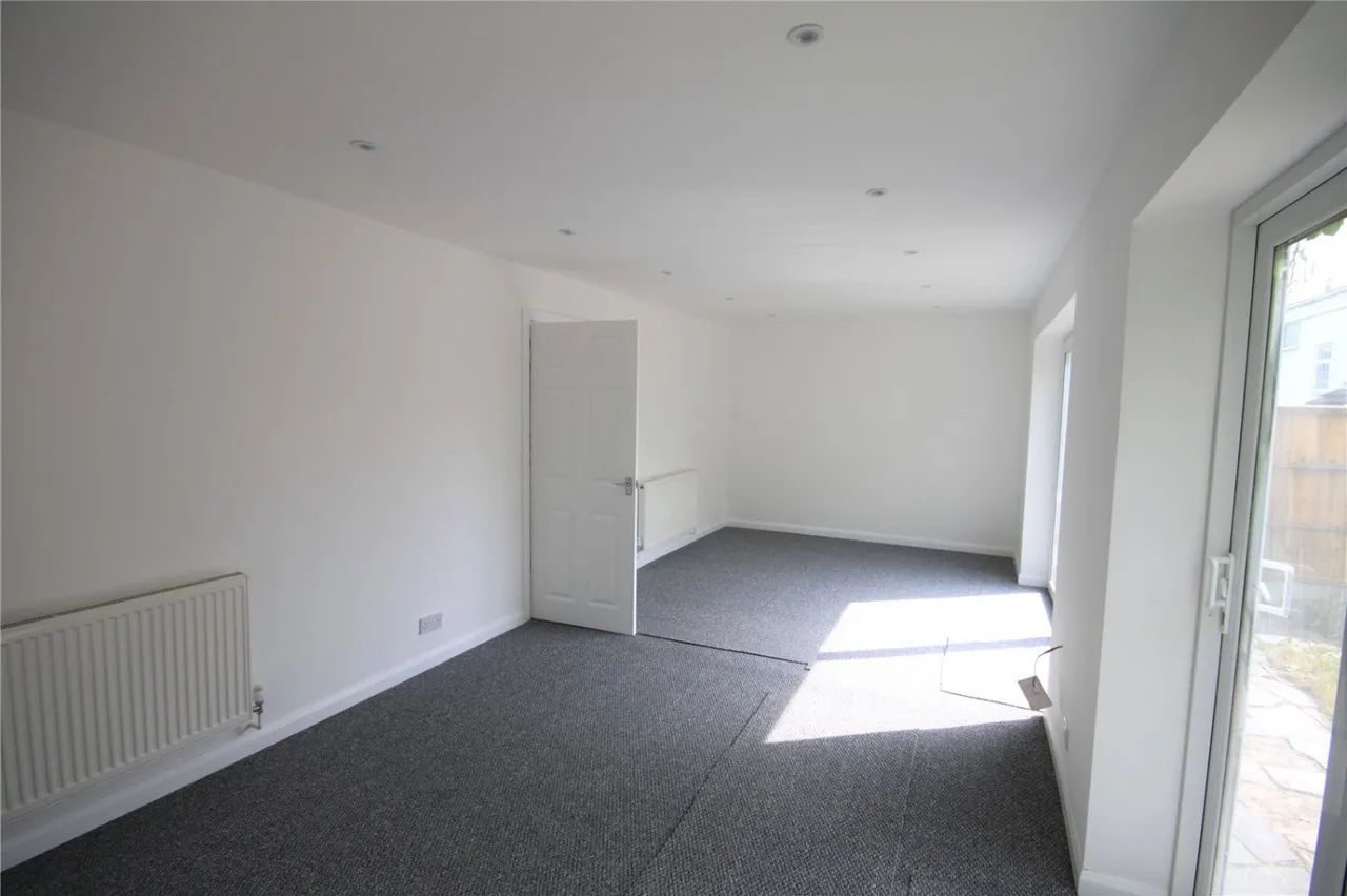 Stonyfield, Bootle, L30, photo 4